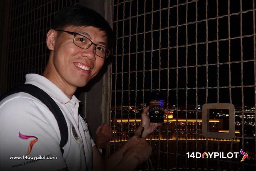 14DAYPILOT student exploring the Las Vegas Strip during a training break